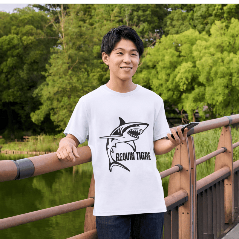Libérez votre esprit sauvage avec le T-Shirt Requin Tigre ! Affirmez votre individualité avec ce design unique et audacieux.