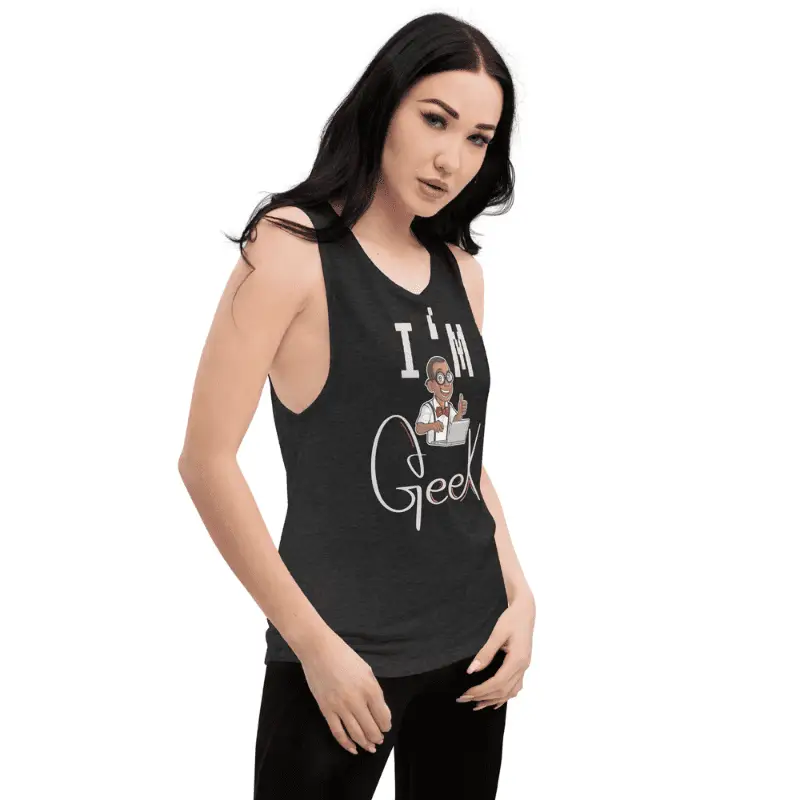 Notre t-shirt sans manches pour femme "I'm Geek" est LA pièce incontournable pour affirmer votre personnalité avec classe.