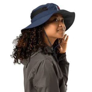 bob avec ficelle homme bleu marine I love geek avec broderie blanche