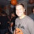 homme arborant un t-shirt halloween