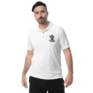 Homme âge moyen arborant un Polo adidas Performance Robo Dice blanc.