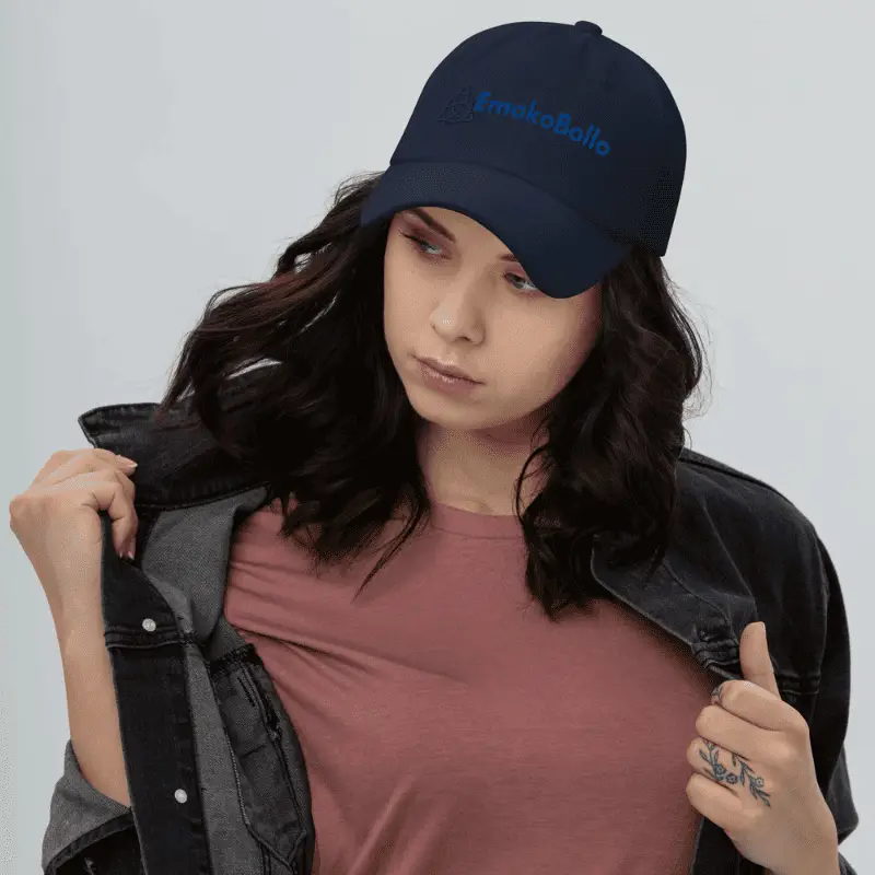 Casquette brodée personnalisée EmakoBollo, design unique et confort.