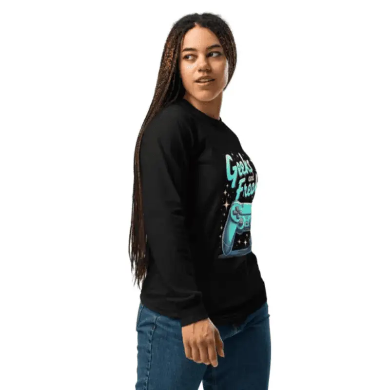 Image femme de profil arborant un Haut manche longue noir Confort
