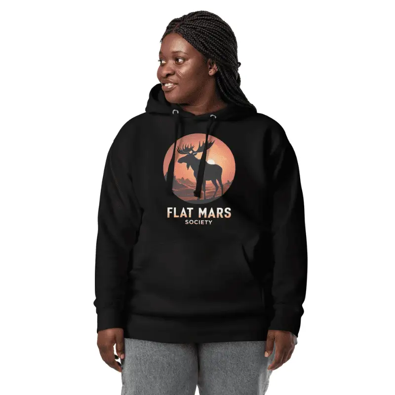 Femme arborant un sweat capuche personnalisé noir geek galaxy imprimé Flat Mars Society