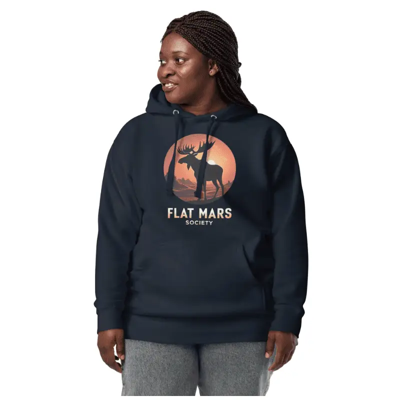 Sweat capuche personnalisé navy blazy geek imprimé Flat Mars Society arboré par une femme.