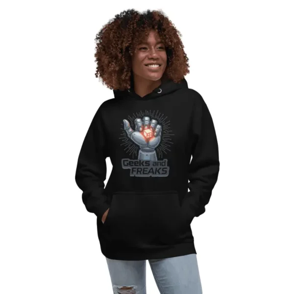 Femme souriante arborant un Sweat à capuche femme noir Robo dice