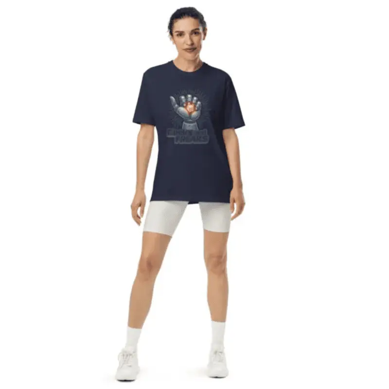 T-shirt sport Under Armour Robo Dice noir arboré par une jeune femme