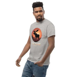 Tee shirt geek gris sport imprimé Flat Mars Society, affichez votre humour est dans l'espace ! porté un homme.