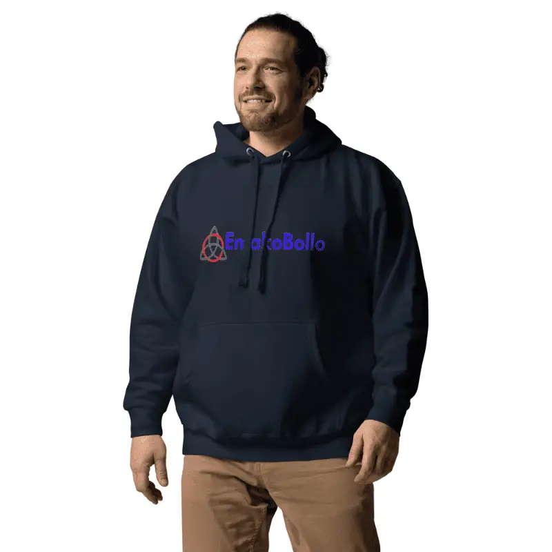 Homme âge moyen porté par un sweat à capuche classique navy blazer