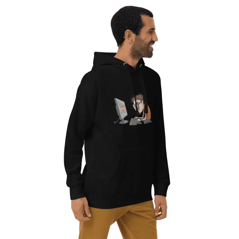 Homme de profil souriant arborant un sweat a capuche personnalisé geek noir