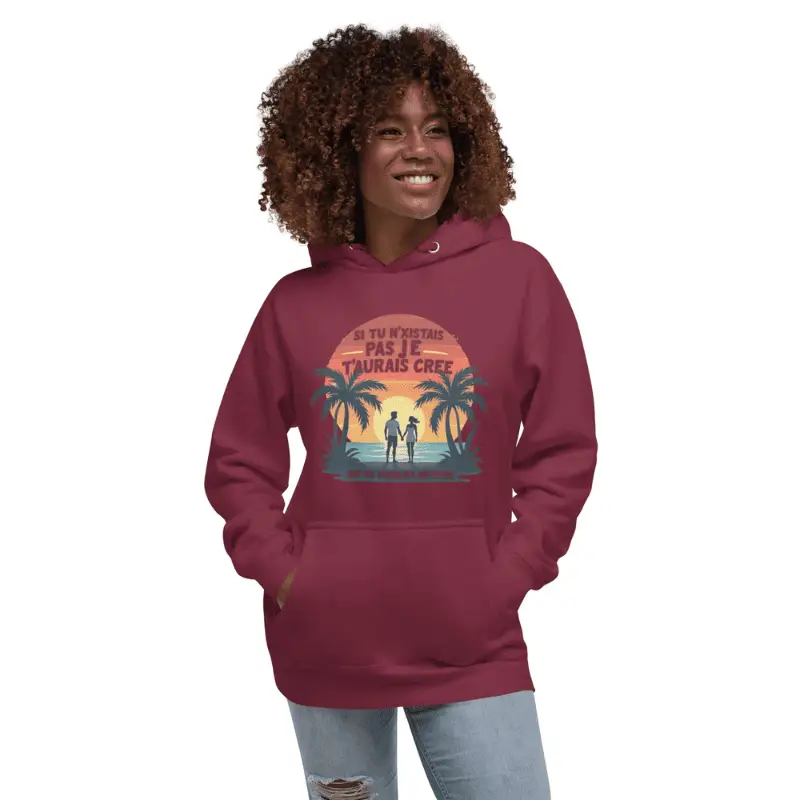 sweat à capuche classique unisexe bordeaux arboré par une femme sourainte