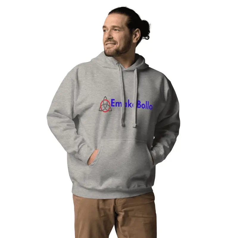 Homme souriant arborant un sweat à capuche original carbon grey EmakoBollo