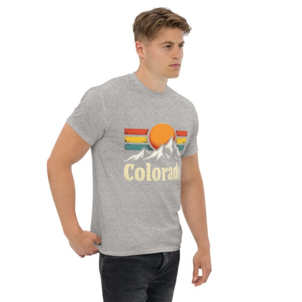 T-shirt classique unisexe colorado vibes : affirmez votre style avec ce classique. – Image 24