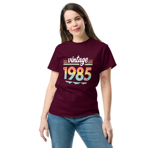 T-shirt classique unisexe Vintage 1985 – Image 2