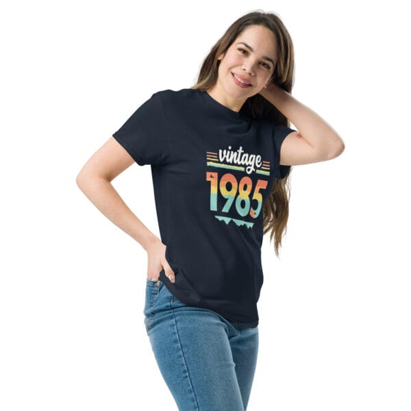 T-shirt classique unisexe Vintage 1985 – Image 8
