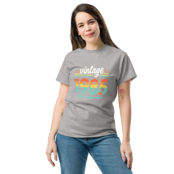 T-shirt classique unisexe Vintage 1985 – Image 10